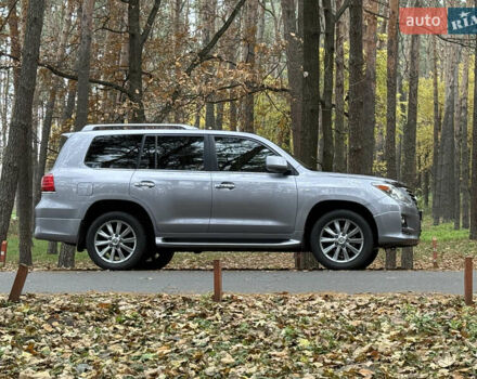 Серый Лексус ЛХ, объемом двигателя 5.66 л и пробегом 221 тыс. км за 32500 $, фото 4 на Automoto.ua