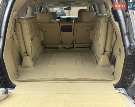 Серый Лексус ЛХ, объемом двигателя 5.66 л и пробегом 221 тыс. км за 32500 $, фото 14 на Automoto.ua