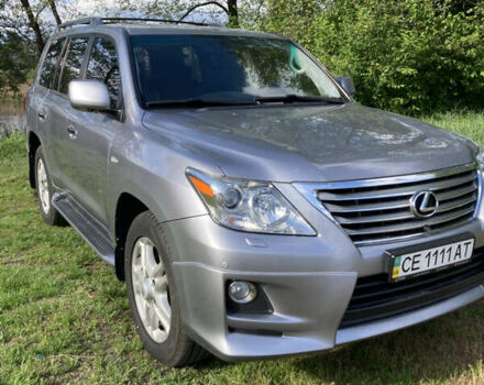 Серый Лексус ЛХ, объемом двигателя 5.66 л и пробегом 245 тыс. км за 29700 $, фото 1 на Automoto.ua