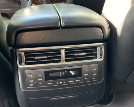 Серый Лексус ЛХ, объемом двигателя 5.66 л и пробегом 245 тыс. км за 29700 $, фото 10 на Automoto.ua