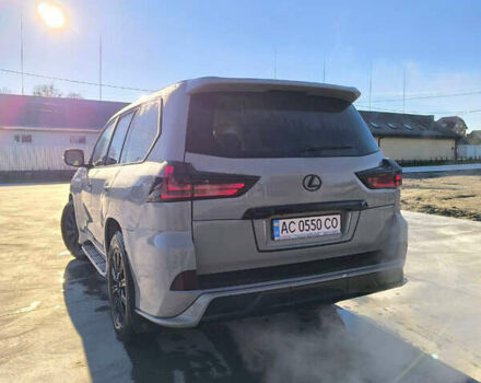 Серый Лексус ЛХ, объемом двигателя 5.7 л и пробегом 330 тыс. км за 45000 $, фото 5 на Automoto.ua