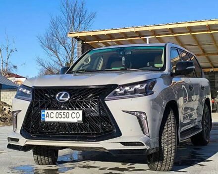 Серый Лексус ЛХ, объемом двигателя 5.7 л и пробегом 330 тыс. км за 45000 $, фото 2 на Automoto.ua