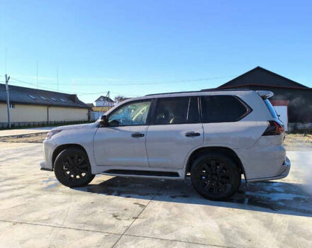 Серый Лексус ЛХ, объемом двигателя 5.7 л и пробегом 330 тыс. км за 45000 $, фото 3 на Automoto.ua