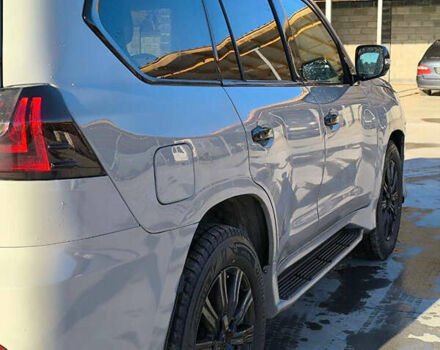 Серый Лексус ЛХ, объемом двигателя 5.7 л и пробегом 330 тыс. км за 45000 $, фото 7 на Automoto.ua