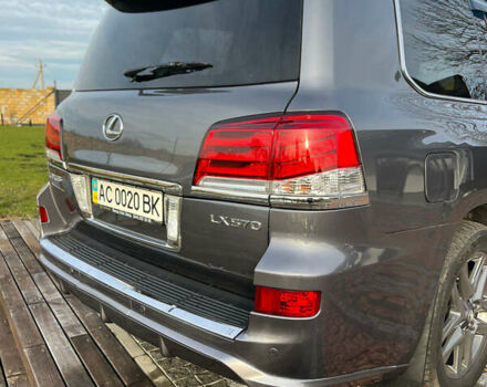 Серый Лексус ЛХ, объемом двигателя 5.66 л и пробегом 314 тыс. км за 38500 $, фото 10 на Automoto.ua