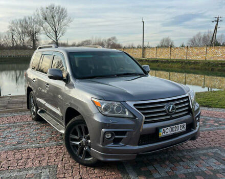 Серый Лексус ЛХ, объемом двигателя 5.66 л и пробегом 314 тыс. км за 38500 $, фото 13 на Automoto.ua