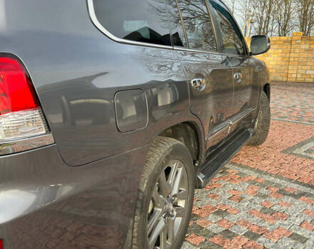 Серый Лексус ЛХ, объемом двигателя 5.66 л и пробегом 314 тыс. км за 38500 $, фото 14 на Automoto.ua