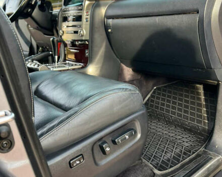 Серый Лексус ЛХ, объемом двигателя 5.66 л и пробегом 314 тыс. км за 38500 $, фото 22 на Automoto.ua