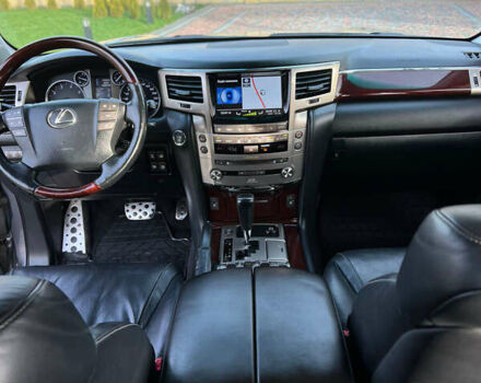 Серый Лексус ЛХ, объемом двигателя 5.66 л и пробегом 314 тыс. км за 38500 $, фото 26 на Automoto.ua