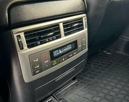 Серый Лексус ЛХ, объемом двигателя 5.66 л и пробегом 314 тыс. км за 38500 $, фото 36 на Automoto.ua