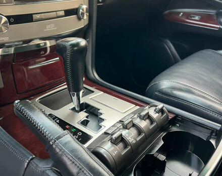 Серый Лексус ЛХ, объемом двигателя 5.66 л и пробегом 314 тыс. км за 38500 $, фото 28 на Automoto.ua