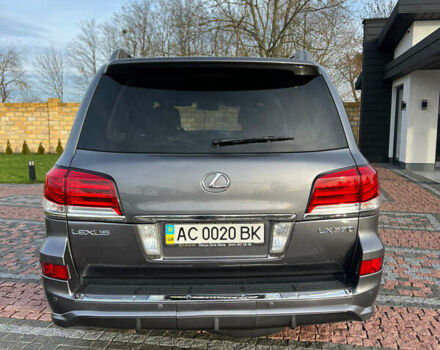 Серый Лексус ЛХ, объемом двигателя 5.66 л и пробегом 314 тыс. км за 38500 $, фото 17 на Automoto.ua