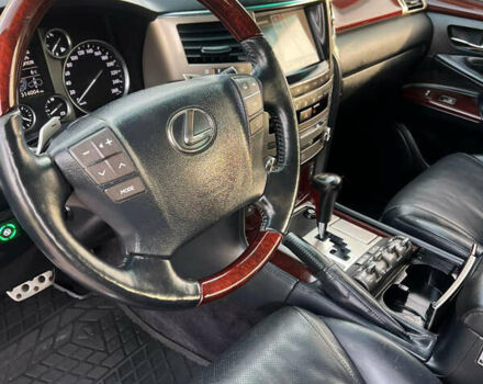 Серый Лексус ЛХ, объемом двигателя 5.66 л и пробегом 314 тыс. км за 38500 $, фото 21 на Automoto.ua