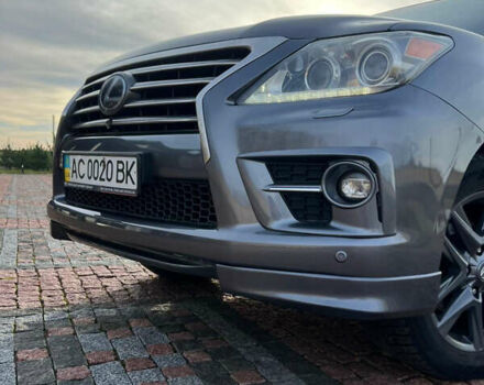 Серый Лексус ЛХ, объемом двигателя 5.66 л и пробегом 314 тыс. км за 38500 $, фото 6 на Automoto.ua