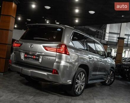 Лексус ЛХ 2016 в Одессе на Automoto.ua Серый Лексус ЛХ, объемом двигателя 5.66 л и пробегом 140 тыс. км за 65500 $, фото 4 на Automoto.ua