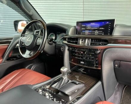 Серый Лексус ЛХ, объемом двигателя 5.7 л и пробегом 128 тыс. км за 62000 $, фото 21 на Automoto.ua