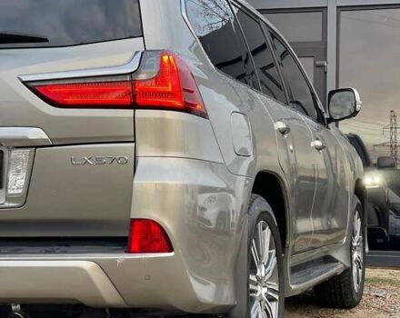 Серый Лексус ЛХ, объемом двигателя 5.66 л и пробегом 230 тыс. км за 54999 $, фото 9 на Automoto.ua