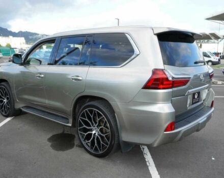 Серый Лексус ЛХ, объемом двигателя 5.7 л и пробегом 76 тыс. км за 21000 $, фото 4 на Automoto.ua