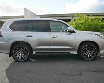 Серый Лексус ЛХ, объемом двигателя 5.7 л и пробегом 76 тыс. км за 21000 $, фото 6 на Automoto.ua