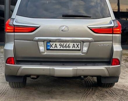 Серый Лексус ЛХ, объемом двигателя 5.66 л и пробегом 230 тыс. км за 54999 $, фото 10 на Automoto.ua