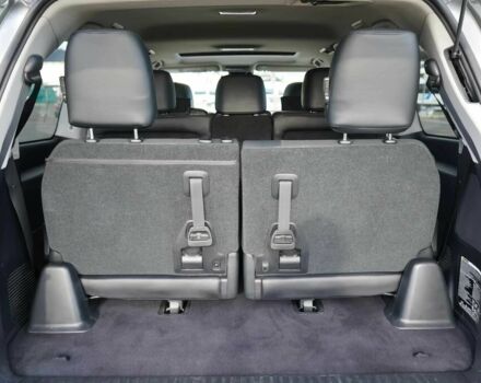 Серый Лексус ЛХ, объемом двигателя 5.7 л и пробегом 76 тыс. км за 21000 $, фото 14 на Automoto.ua