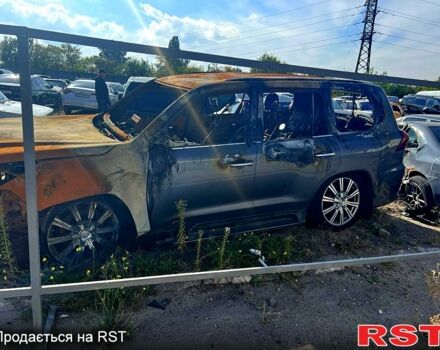 Серый Лексус ЛХ, объемом двигателя 4.5 л и пробегом 189 тыс. км за 9500 $, фото 1 на Automoto.ua