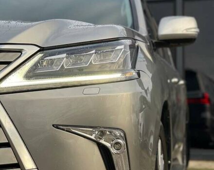 Серый Лексус ЛХ, объемом двигателя 5.66 л и пробегом 230 тыс. км за 54999 $, фото 3 на Automoto.ua