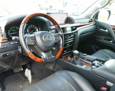 Серый Лексус ЛХ, объемом двигателя 5.7 л и пробегом 76 тыс. км за 21000 $, фото 9 на Automoto.ua