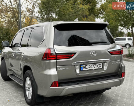 Сірий Лексус ЛХ, об'ємом двигуна 4.46 л та пробігом 226 тис. км за 54444 $, фото 5 на Automoto.ua