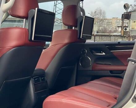 Серый Лексус ЛХ, объемом двигателя 5.66 л и пробегом 230 тыс. км за 54999 $, фото 19 на Automoto.ua