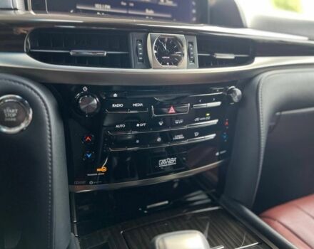 Серый Лексус ЛХ, объемом двигателя 5.7 л и пробегом 128 тыс. км за 62000 $, фото 10 на Automoto.ua