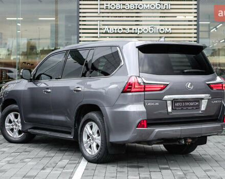 Сірий Лексус ЛХ, об'ємом двигуна 4.46 л та пробігом 139 тис. км за 63284 $, фото 1 на Automoto.ua
