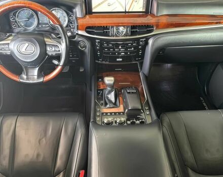 Серый Лексус ЛХ, объемом двигателя 5.7 л и пробегом 64 тыс. км за 22000 $, фото 6 на Automoto.ua