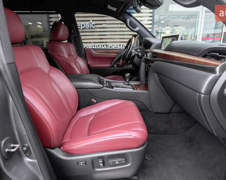 Сірий Лексус ЛХ, об'ємом двигуна 4.46 л та пробігом 139 тис. км за 63284 $, фото 5 на Automoto.ua