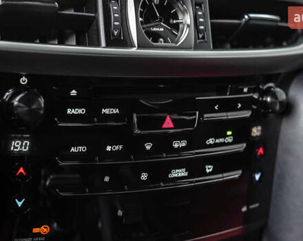 Сірий Лексус ЛХ, об'ємом двигуна 4.46 л та пробігом 139 тис. км за 63284 $, фото 30 на Automoto.ua