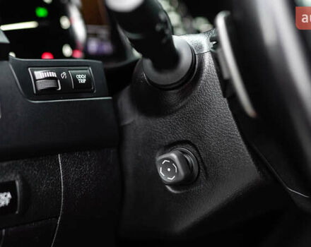 Сірий Лексус ЛХ, об'ємом двигуна 4.46 л та пробігом 139 тис. км за 63284 $, фото 18 на Automoto.ua