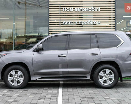 Сірий Лексус ЛХ, об'ємом двигуна 4.46 л та пробігом 139 тис. км за 63284 $, фото 2 на Automoto.ua