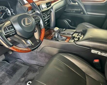 Серый Лексус ЛХ, объемом двигателя 5.7 л и пробегом 64 тыс. км за 22000 $, фото 5 на Automoto.ua