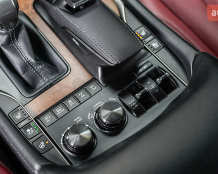 Сірий Лексус ЛХ, об'ємом двигуна 4.46 л та пробігом 139 тис. км за 63284 $, фото 32 на Automoto.ua