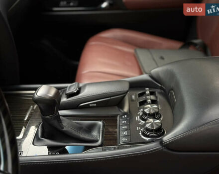 Серый Лексус ЛХ, объемом двигателя 5.66 л и пробегом 119 тыс. км за 73000 $, фото 25 на Automoto.ua