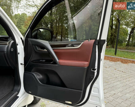 Сірий Лексус ЛХ, об'ємом двигуна 5.66 л та пробігом 119 тис. км за 73000 $, фото 36 на Automoto.ua