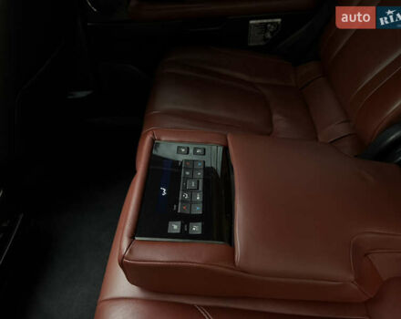 Сірий Лексус ЛХ, об'ємом двигуна 5.66 л та пробігом 119 тис. км за 73000 $, фото 29 на Automoto.ua