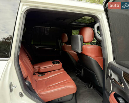 Серый Лексус ЛХ, объемом двигателя 5.66 л и пробегом 119 тыс. км за 73000 $, фото 32 на Automoto.ua