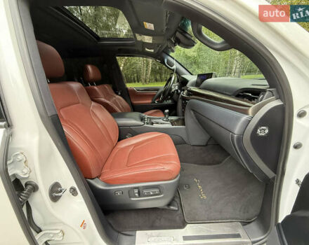 Серый Лексус ЛХ, объемом двигателя 5.66 л и пробегом 119 тыс. км за 73000 $, фото 38 на Automoto.ua