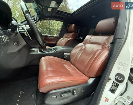 Серый Лексус ЛХ, объемом двигателя 5.66 л и пробегом 119 тыс. км за 73000 $, фото 24 на Automoto.ua