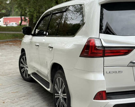 Серый Лексус ЛХ, объемом двигателя 5.66 л и пробегом 119 тыс. км за 73000 $, фото 13 на Automoto.ua