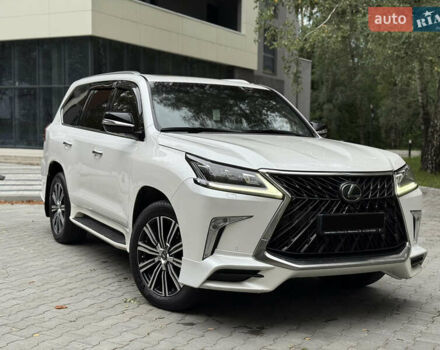 Серый Лексус ЛХ, объемом двигателя 5.66 л и пробегом 119 тыс. км за 73000 $, фото 9 на Automoto.ua