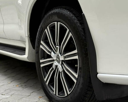 Сірий Лексус ЛХ, об'ємом двигуна 5.66 л та пробігом 119 тис. км за 73000 $, фото 14 на Automoto.ua