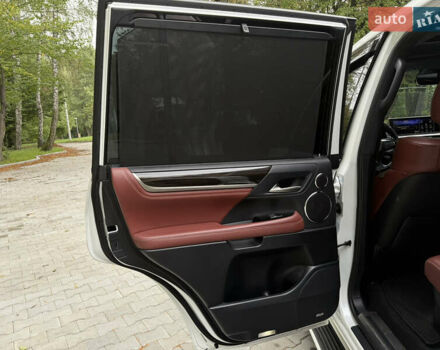 Серый Лексус ЛХ, объемом двигателя 5.66 л и пробегом 119 тыс. км за 73000 $, фото 26 на Automoto.ua