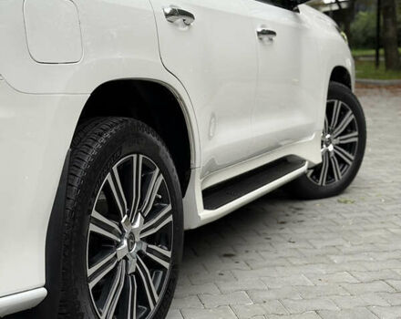 Серый Лексус ЛХ, объемом двигателя 5.66 л и пробегом 119 тыс. км за 73000 $, фото 16 на Automoto.ua